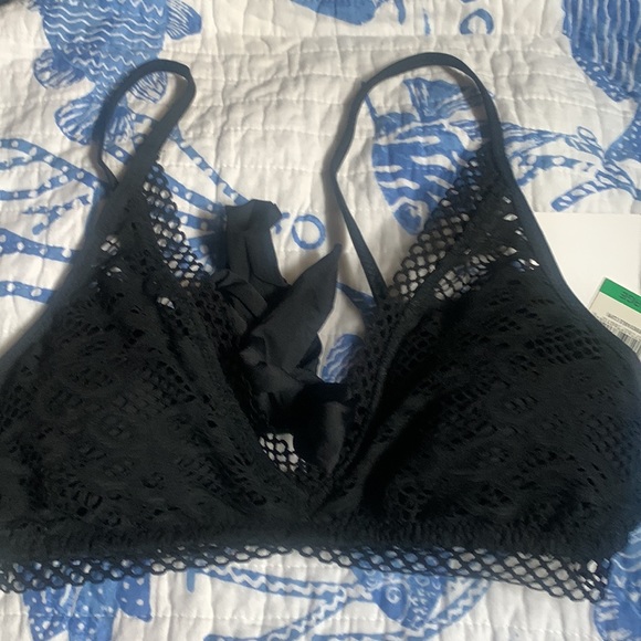 NWT BECCA CAPTURE LACE CROCHET BRALETTE BIKINI TOP (BLACK) - Picture 16 of 16